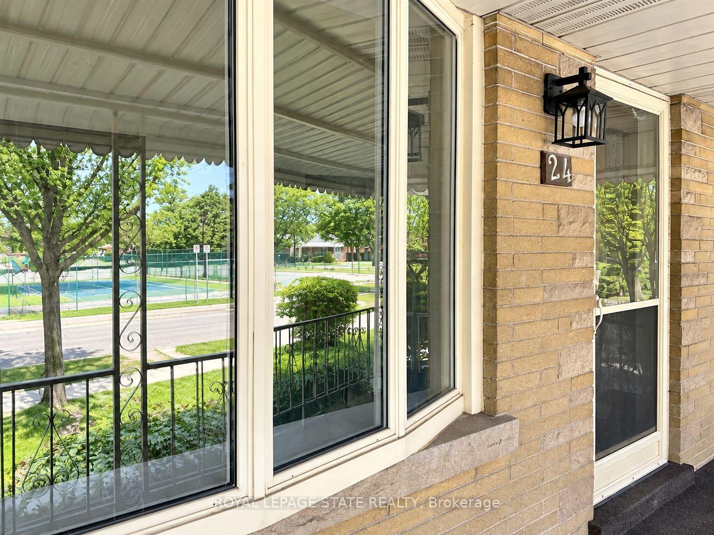 Photo 2 of Unit Upper, 24 Sandalwood Avenue, Hamilton, Huntington — HOMEH