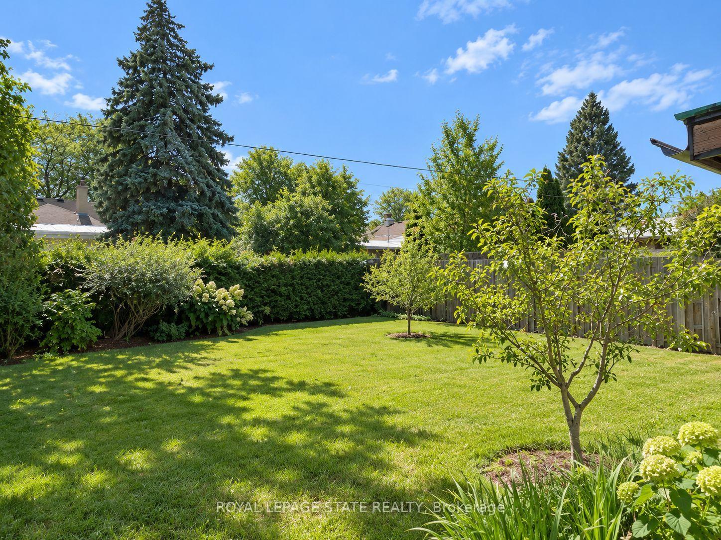 Photo 11 of Unit Upper, 24 Sandalwood Avenue, Hamilton, Huntington — HOMEH