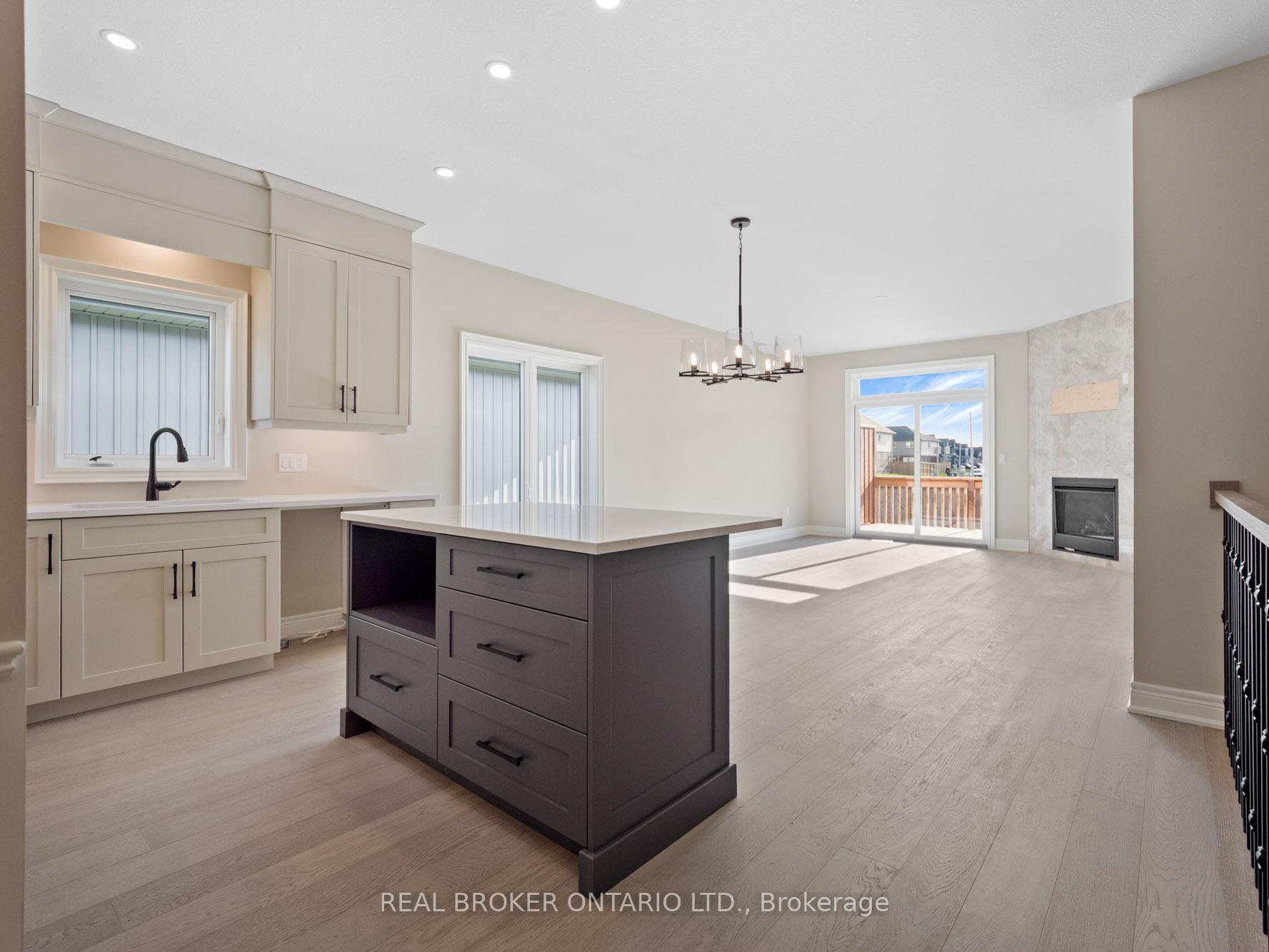Photo 9 of 26 Austin Drive, Welland, West Welland — HOMEH