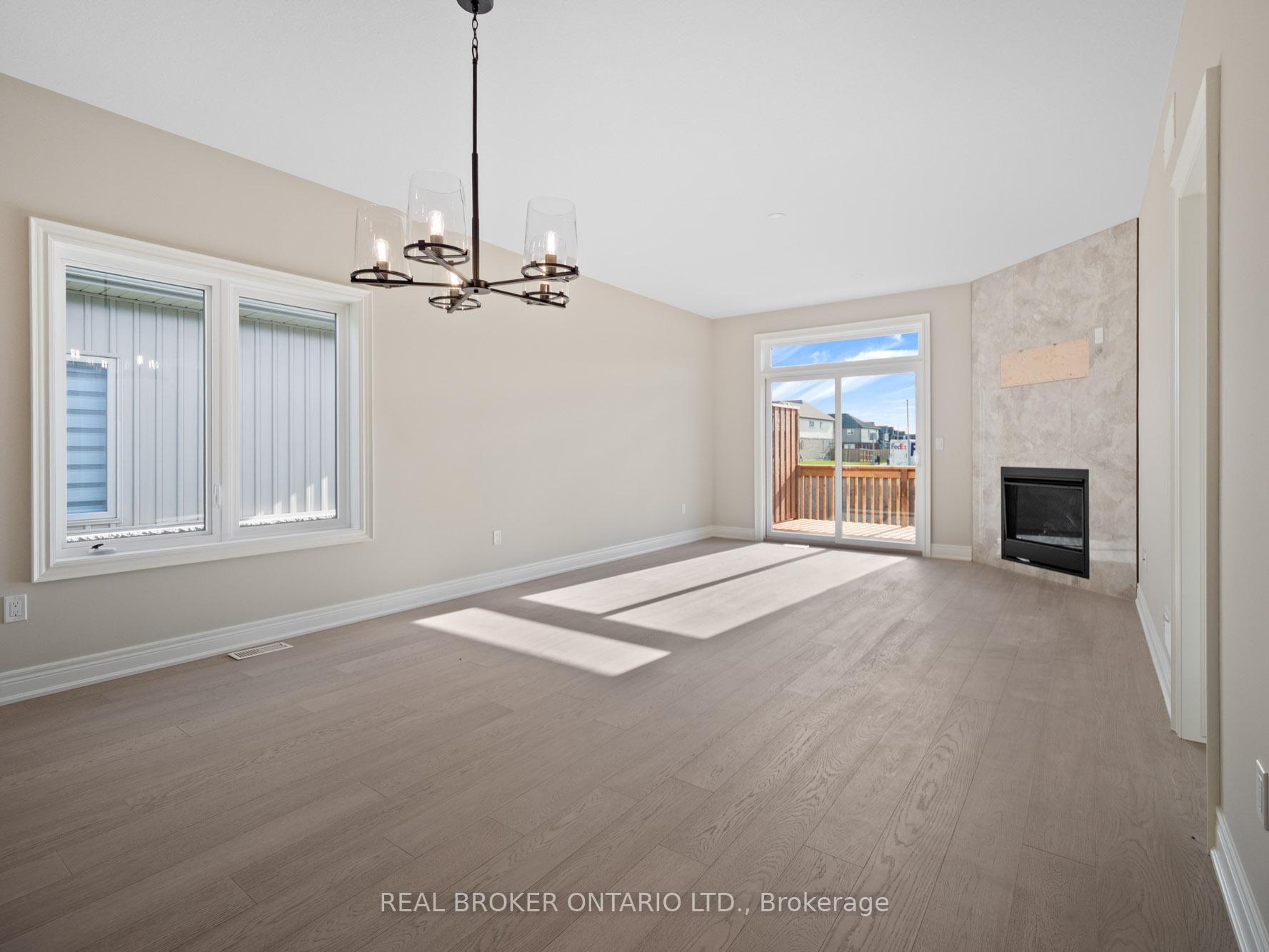 Photo 10 of 26 Austin Drive, Welland, West Welland — HOMEH