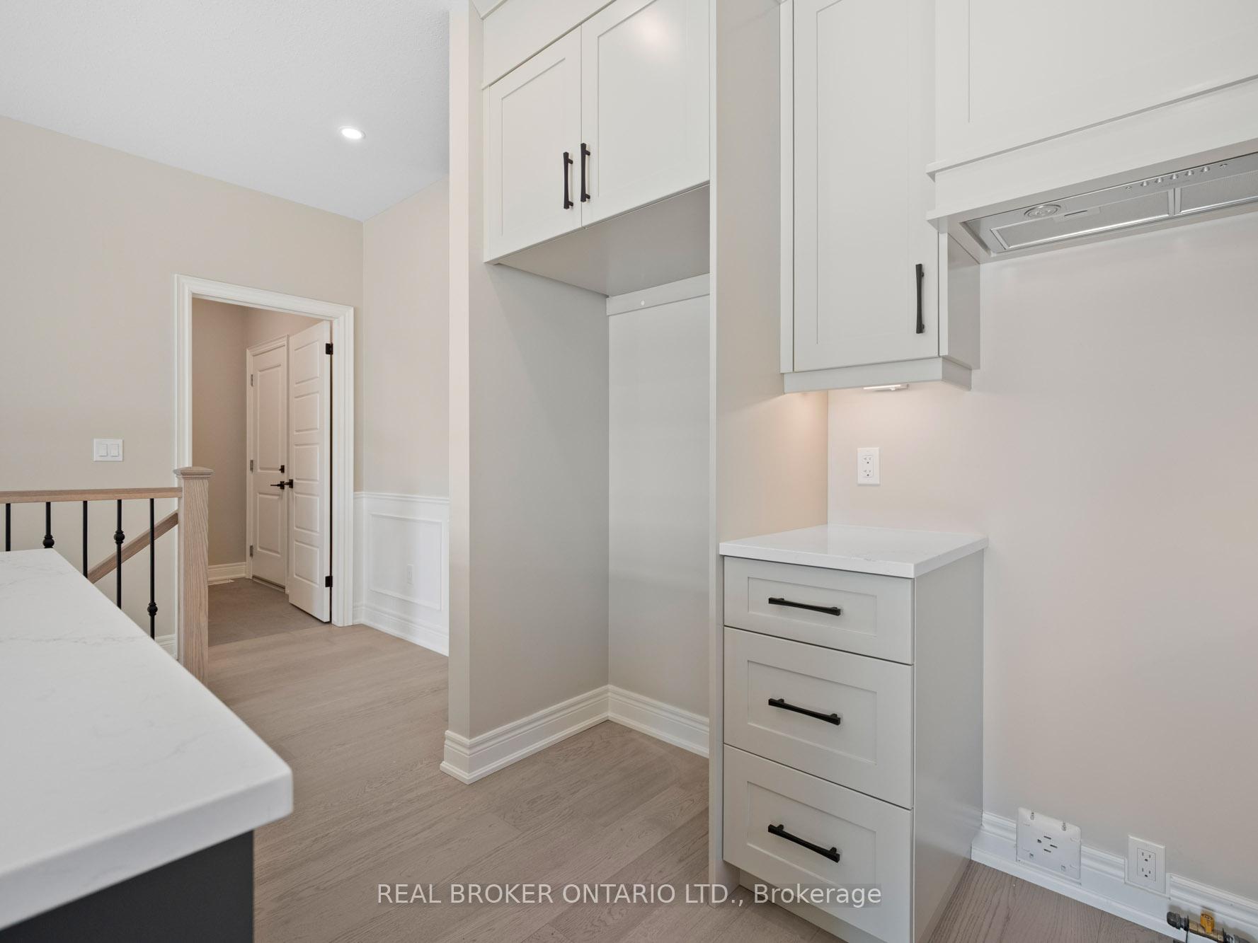 Photo 15 of 26 Austin Drive, Welland, West Welland — HOMEH