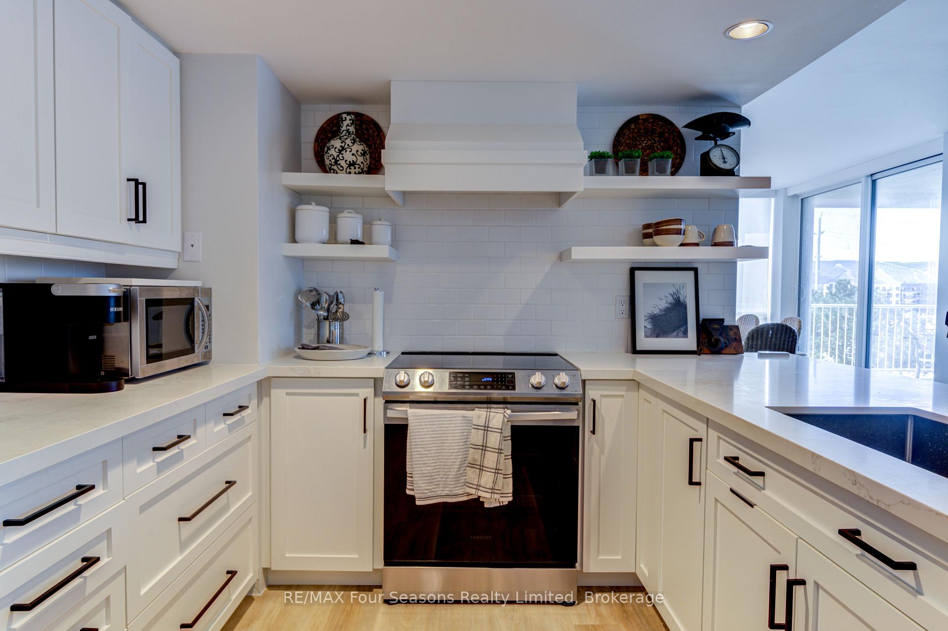 Photo 13 of Unit 501, 24 Ramblings Way, Collingwood — HOMEH