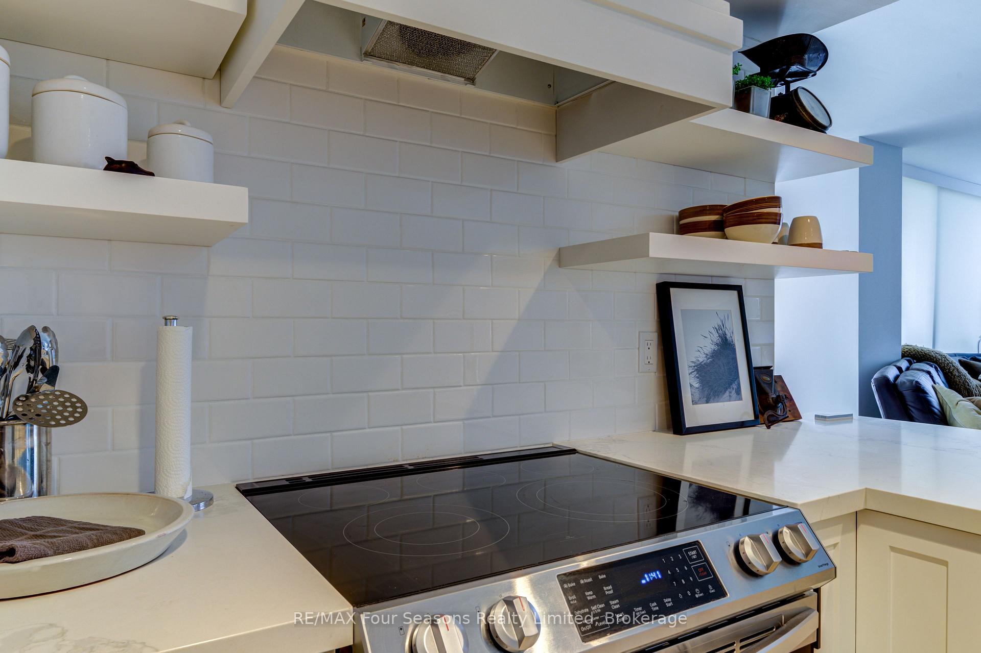 Photo 14 of Unit 501, 24 Ramblings Way, Collingwood — HOMEH