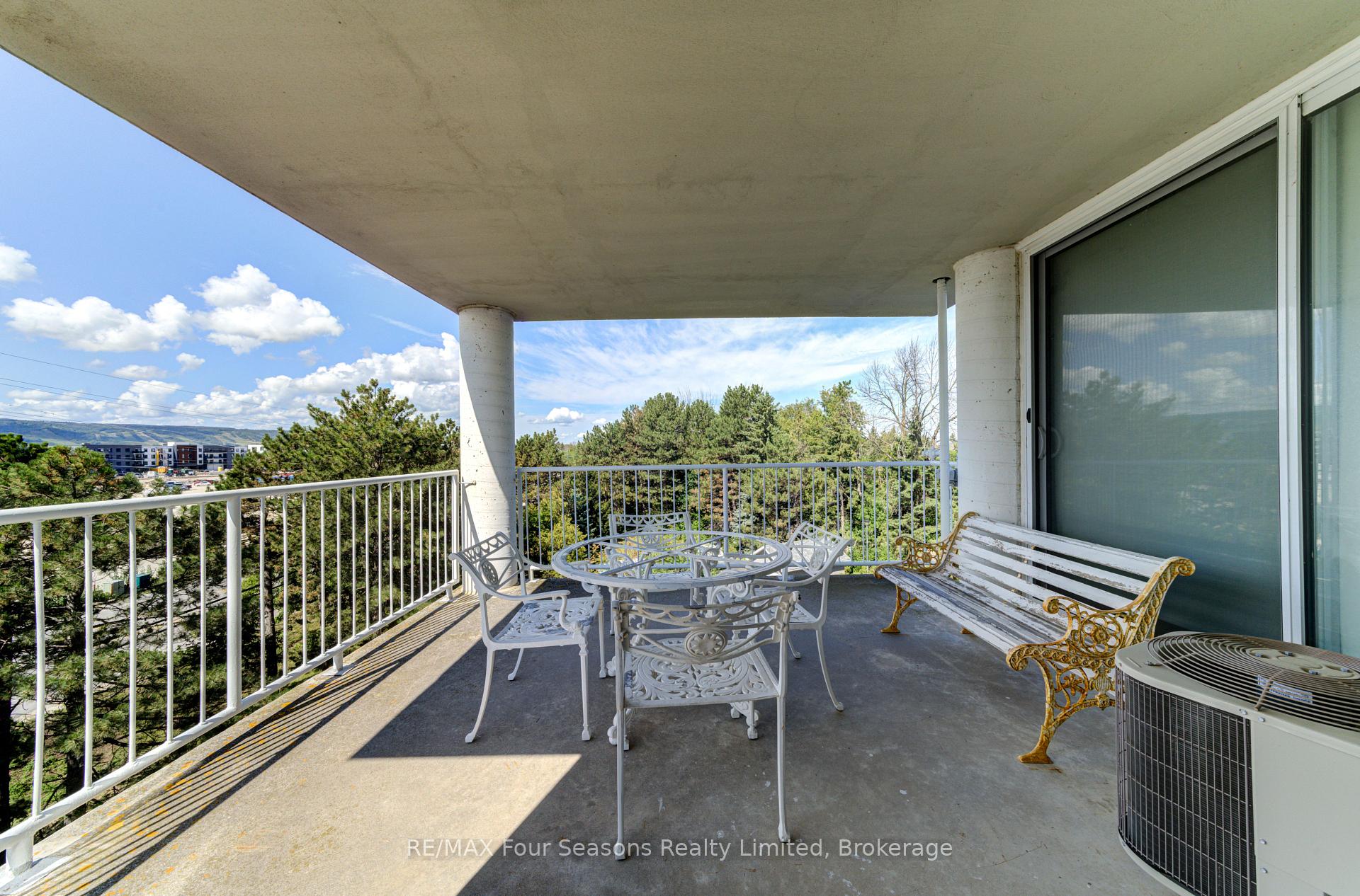 Photo 33 of Unit 501, 24 Ramblings Way, Collingwood — HOMEH