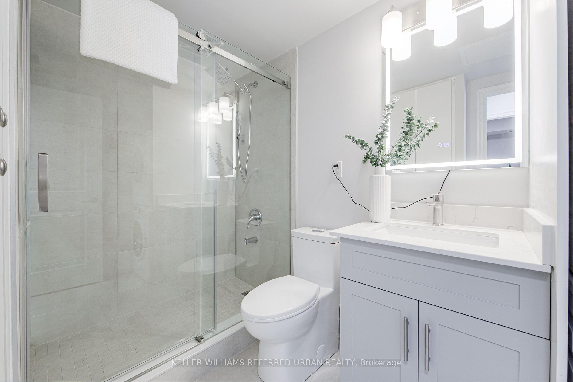 Photo 21 of Unit 802, 370 Wallace Avenue, Toronto, Dovercourt-Wallace Emerson-Junction — HOMEH
