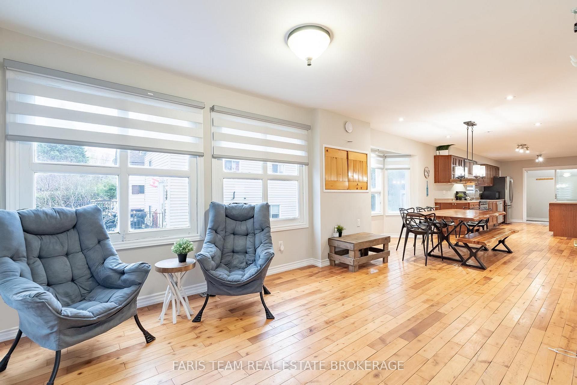 Photo 6 of 687 Innisfil Beach Road, Innisfil, Alcona — HOMEH