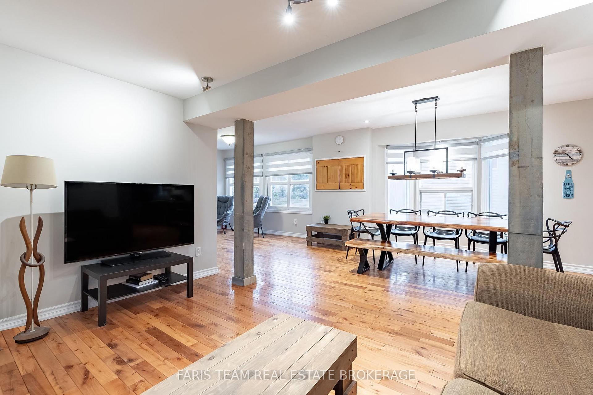 Photo 11 of 687 Innisfil Beach Road, Innisfil, Alcona — HOMEH