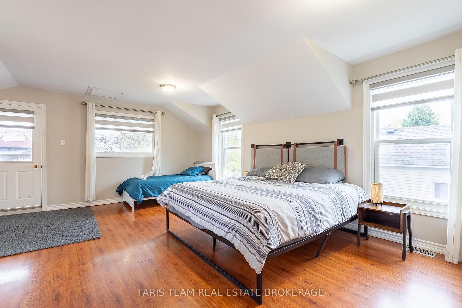 Photo 14 of 687 Innisfil Beach Road, Innisfil, Alcona — HOMEH