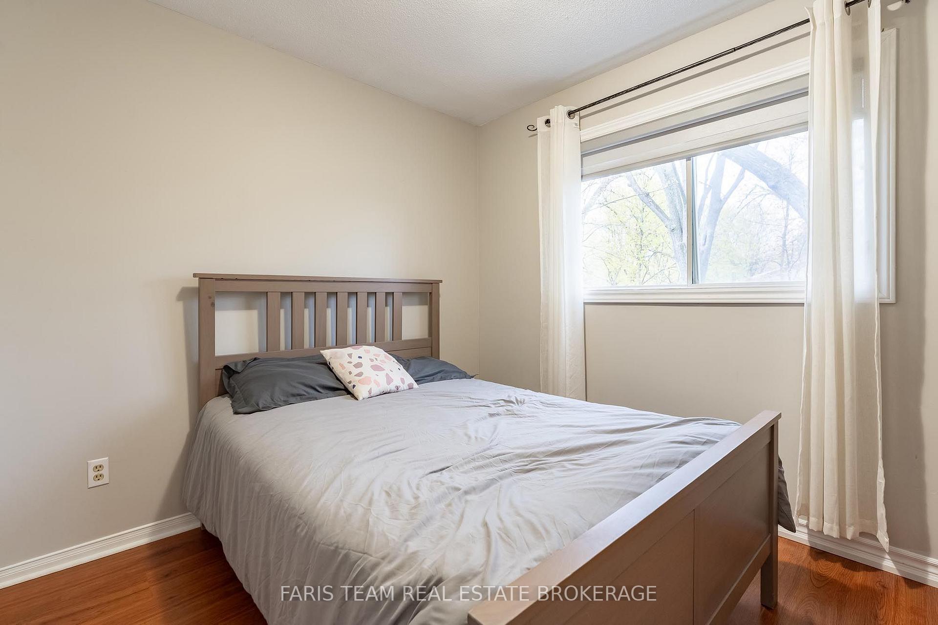 Photo 17 of 687 Innisfil Beach Road, Innisfil, Alcona — HOMEH