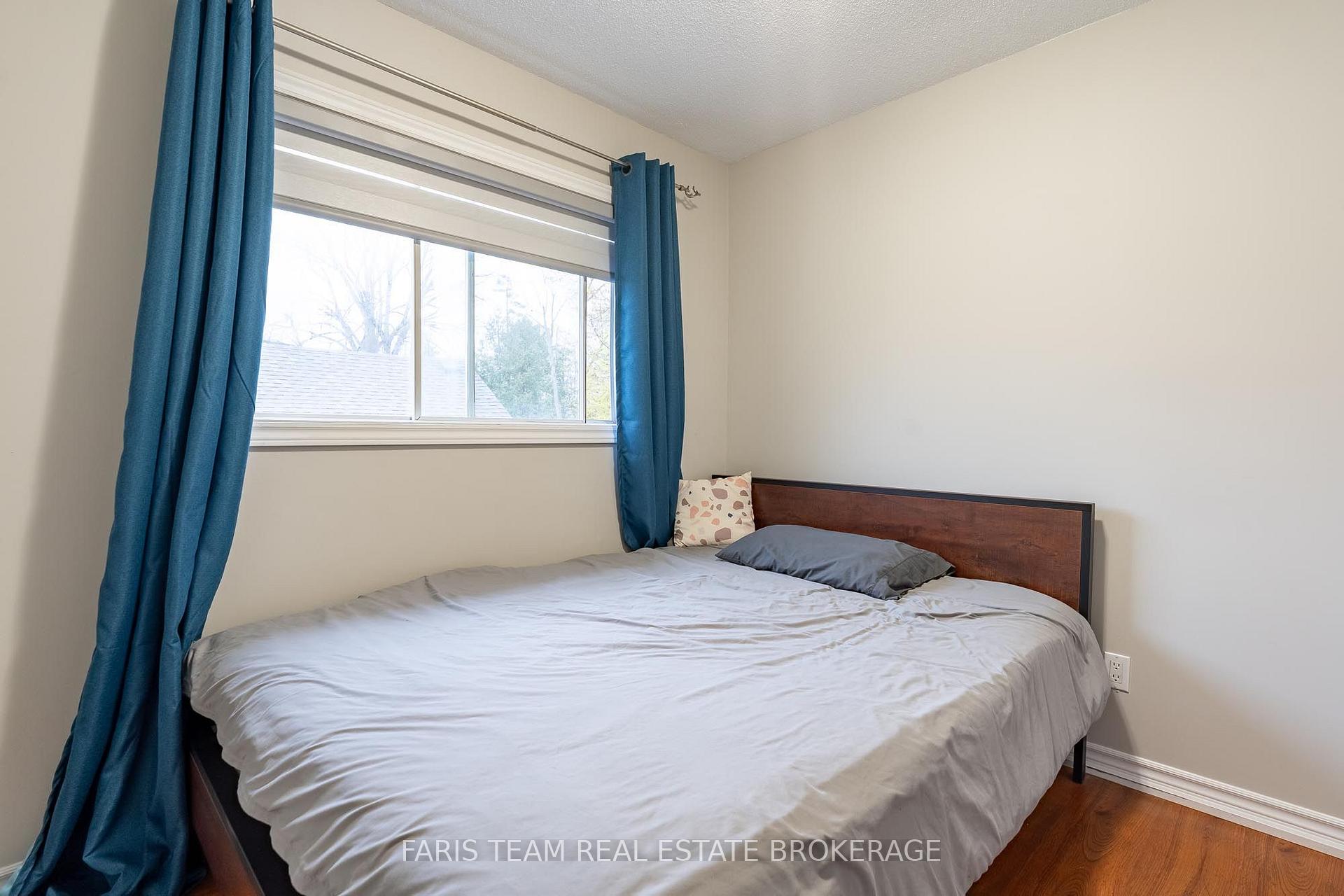 Photo 18 of 687 Innisfil Beach Road, Innisfil, Alcona — HOMEH
