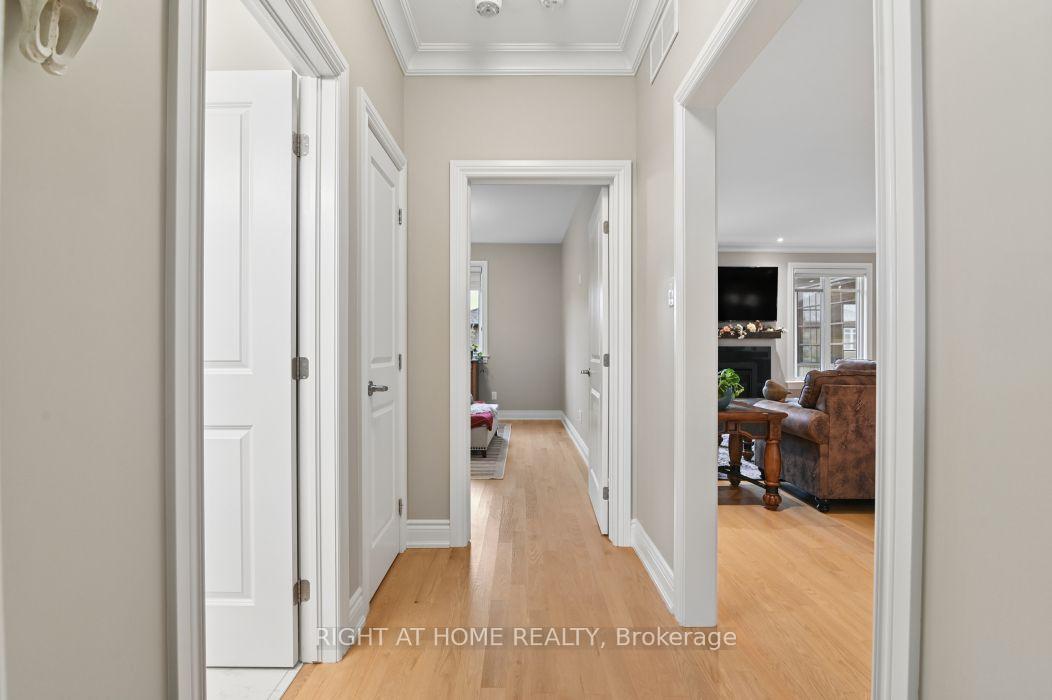 Photo 9 of 53 Bald Eagle Crescent, Ottawa, Richmond — HOMEH