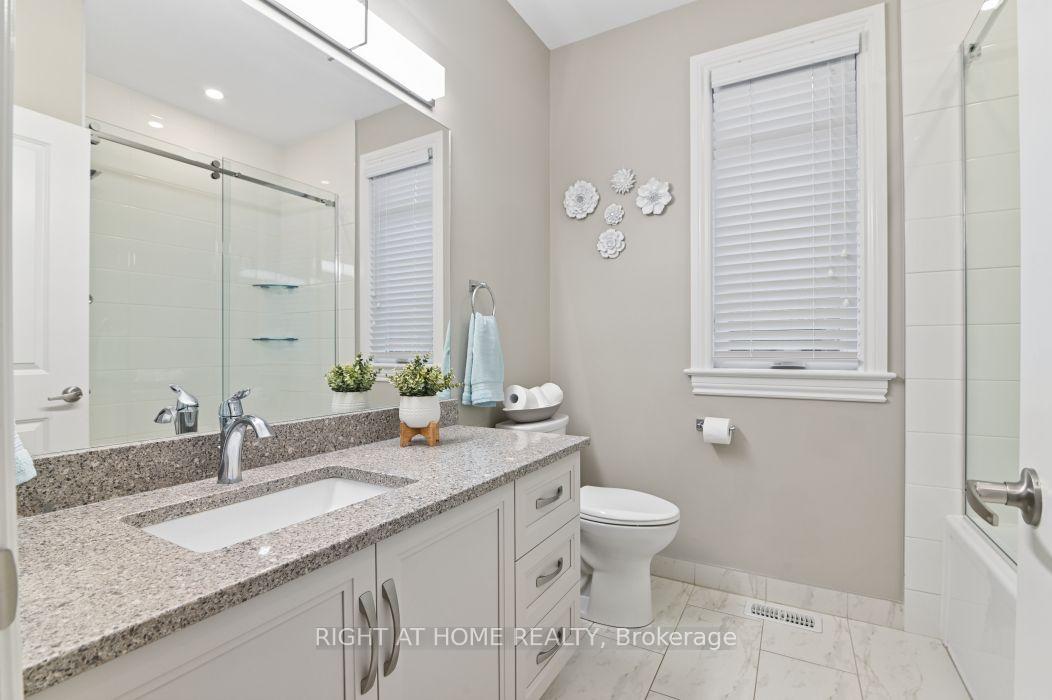 Photo 11 of 53 Bald Eagle Crescent, Ottawa, Richmond — HOMEH