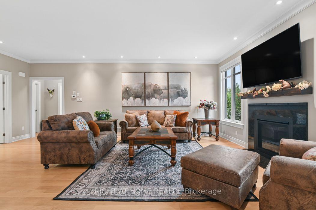 Photo 17 of 53 Bald Eagle Crescent, Ottawa, Richmond — HOMEH