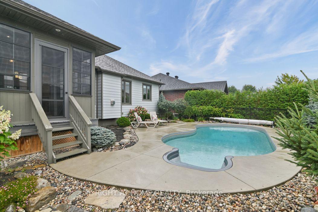 Photo 33 of 53 Bald Eagle Crescent, Ottawa, Richmond — HOMEH