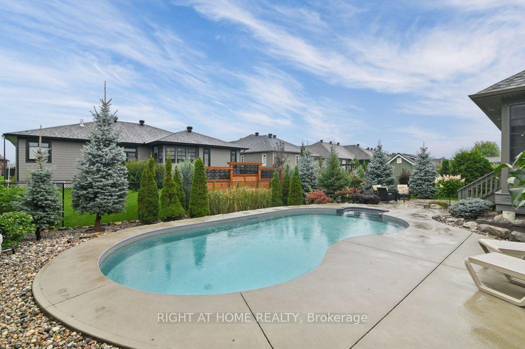 Photo 34 of 53 Bald Eagle Crescent, Ottawa, Richmond — HOMEH