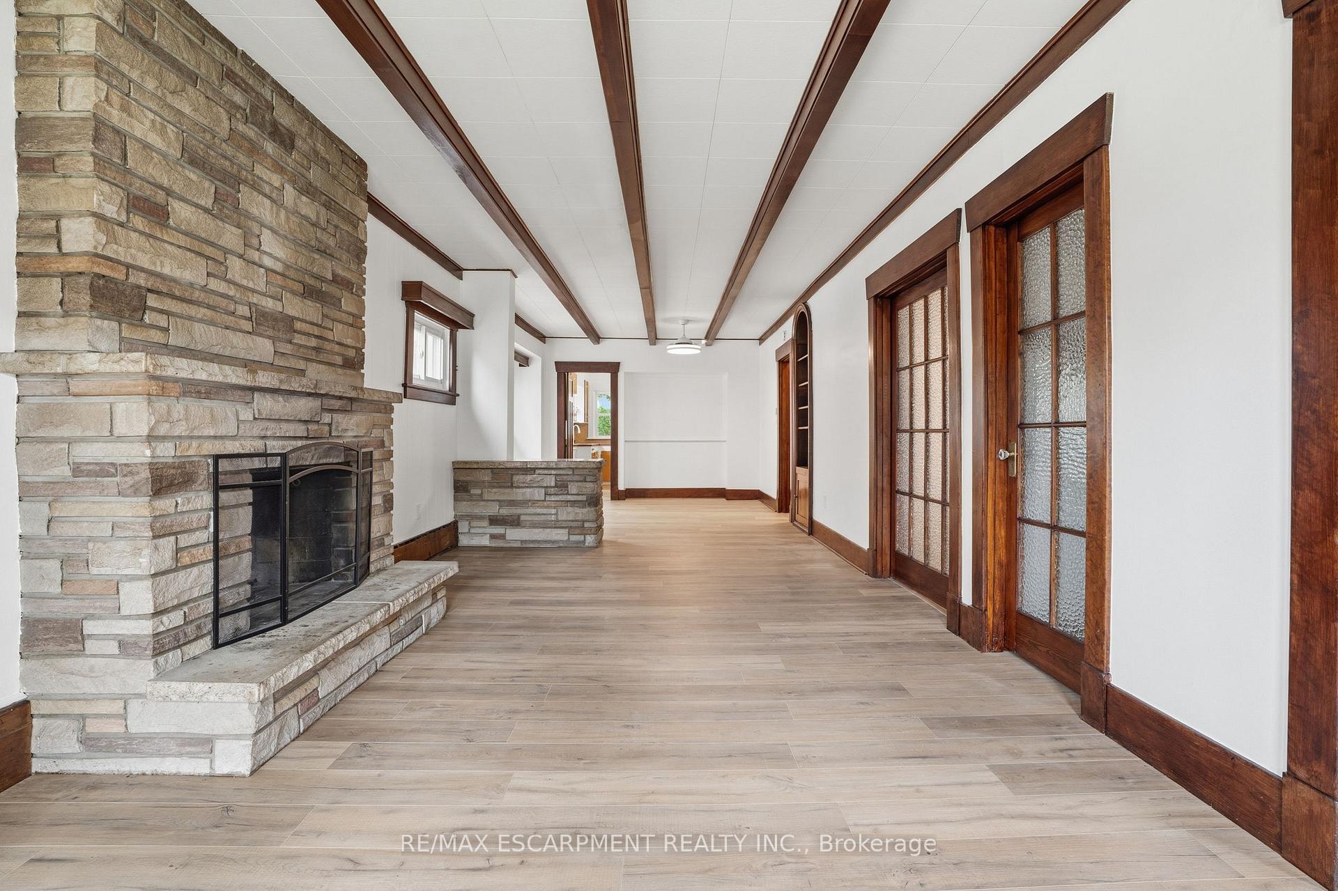 Photo 4 of 167 Balmoral Avenue S, Hamilton, Delta — HOMEH