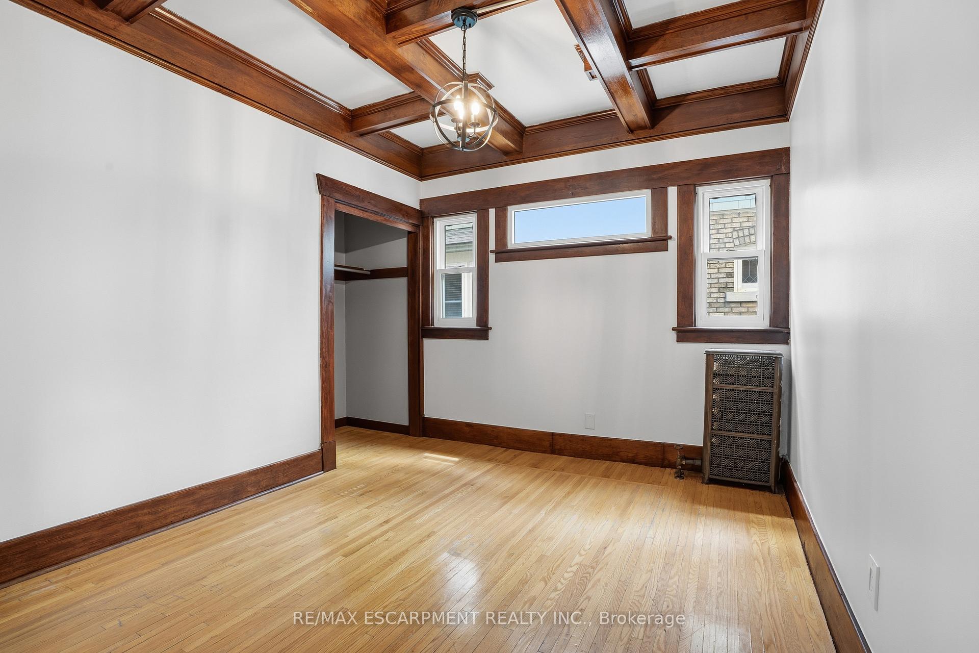 Photo 10 of 167 Balmoral Avenue S, Hamilton, Delta — HOMEH