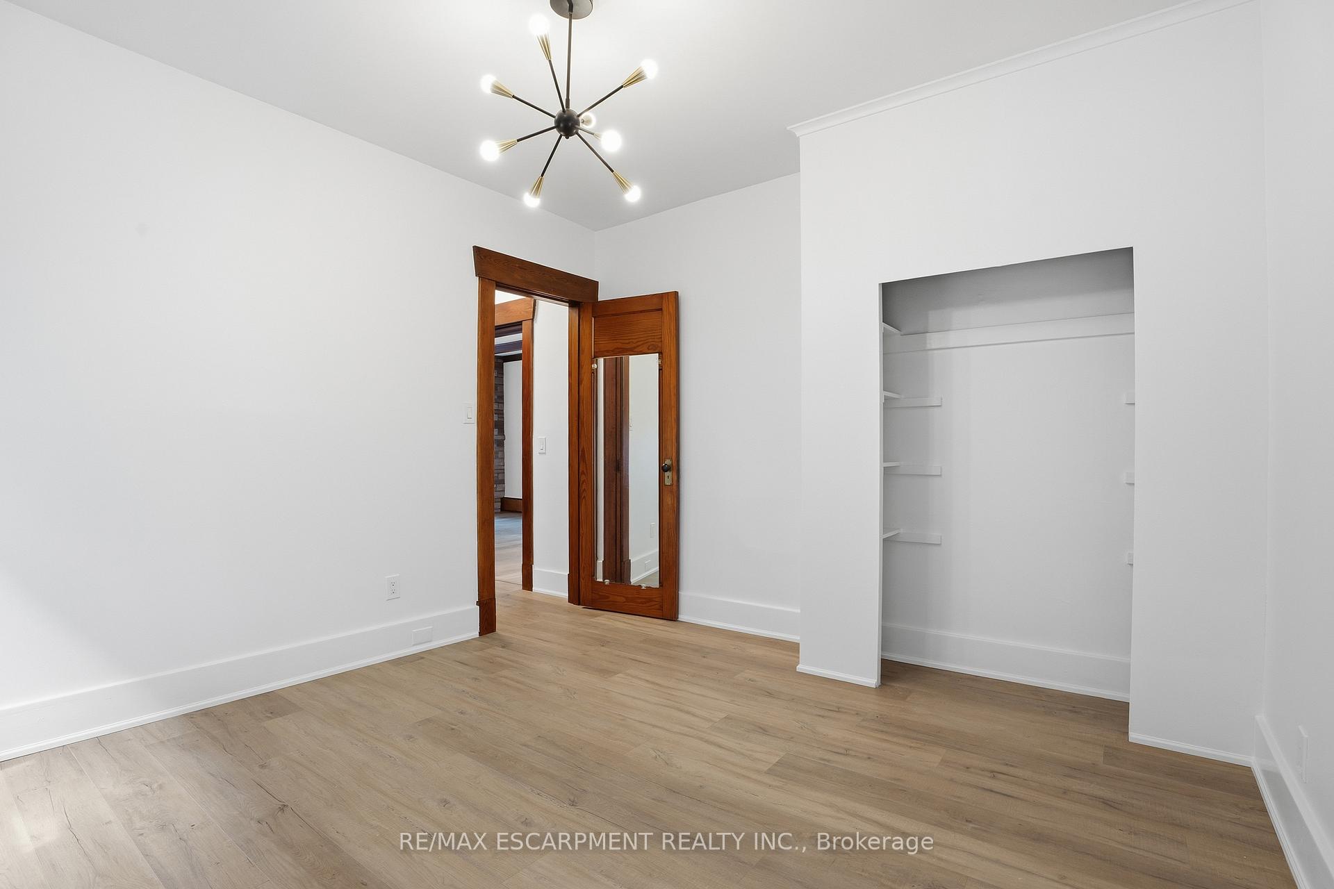 Photo 14 of 167 Balmoral Avenue S, Hamilton, Delta — HOMEH