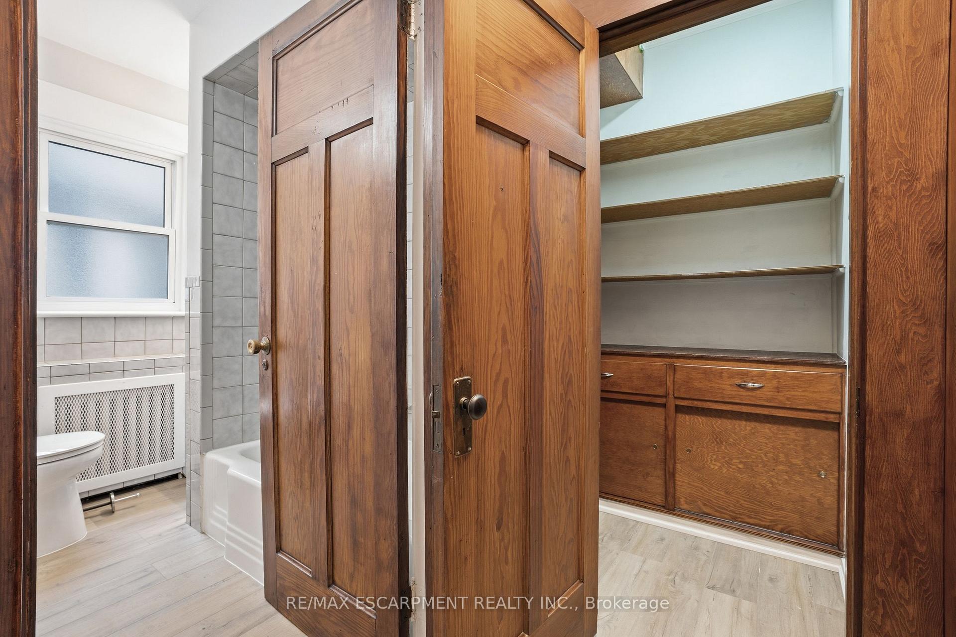 Photo 15 of 167 Balmoral Avenue S, Hamilton, Delta — HOMEH