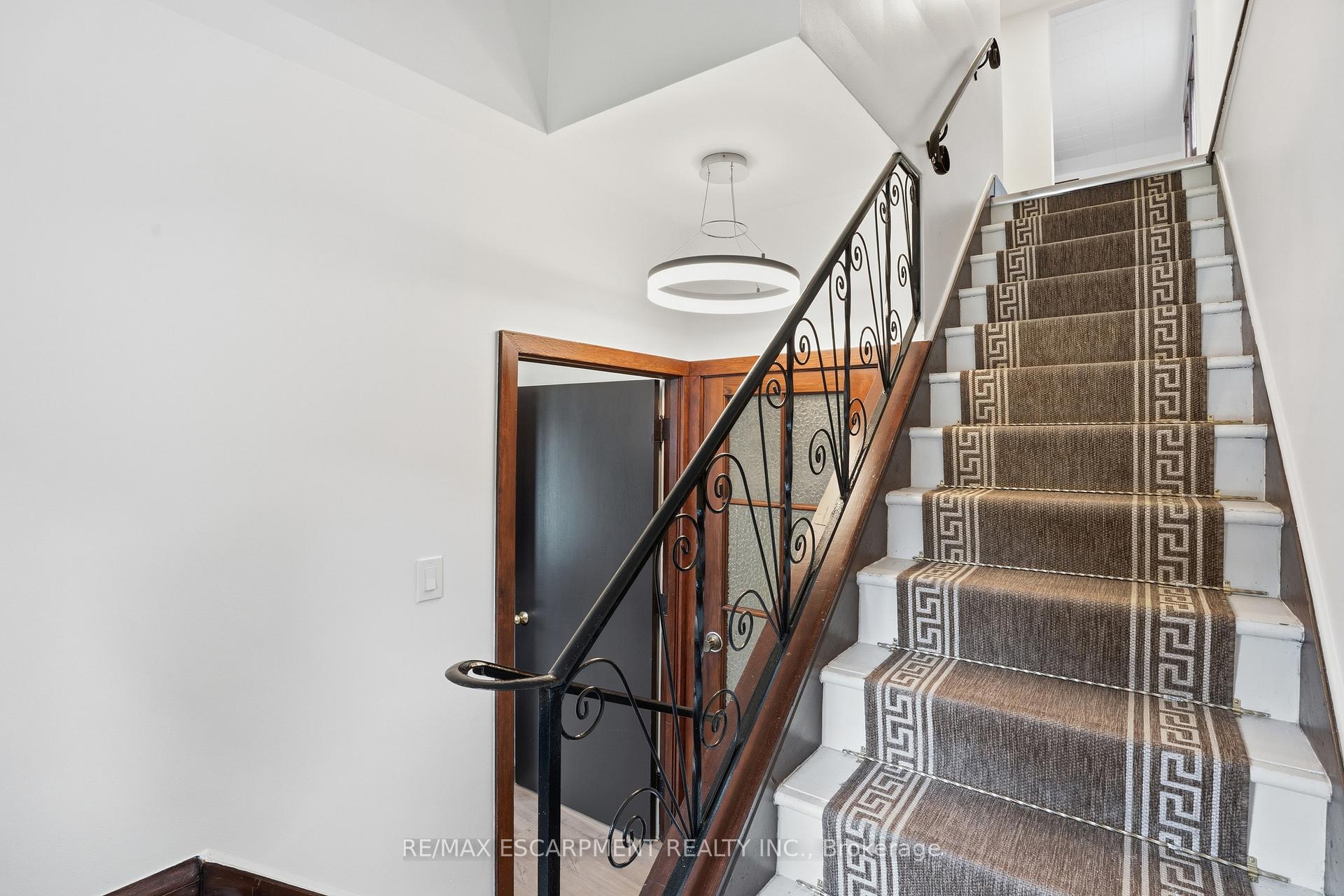 Photo 23 of 167 Balmoral Avenue S, Hamilton, Delta — HOMEH