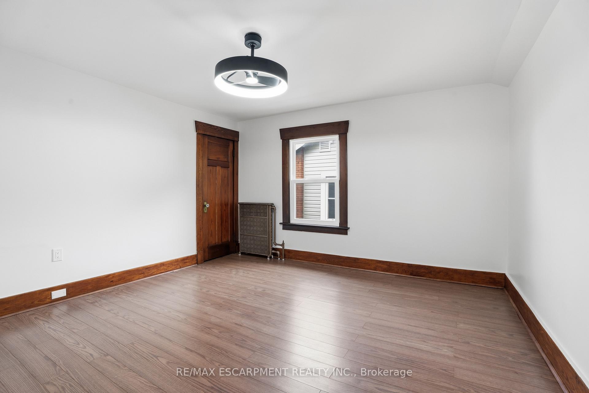 Photo 28 of 167 Balmoral Avenue S, Hamilton, Delta — HOMEH