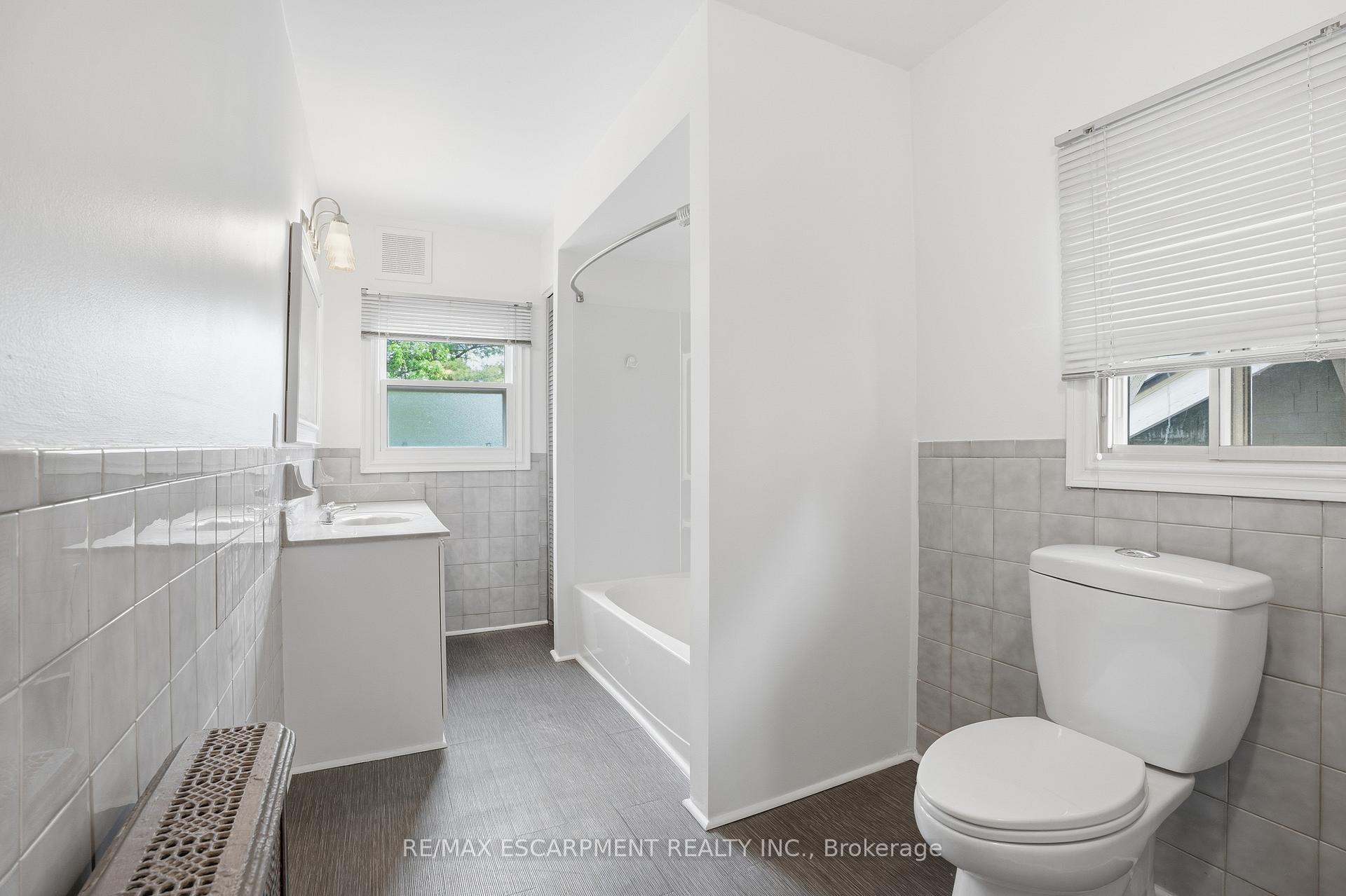 Photo 30 of 167 Balmoral Avenue S, Hamilton, Delta — HOMEH