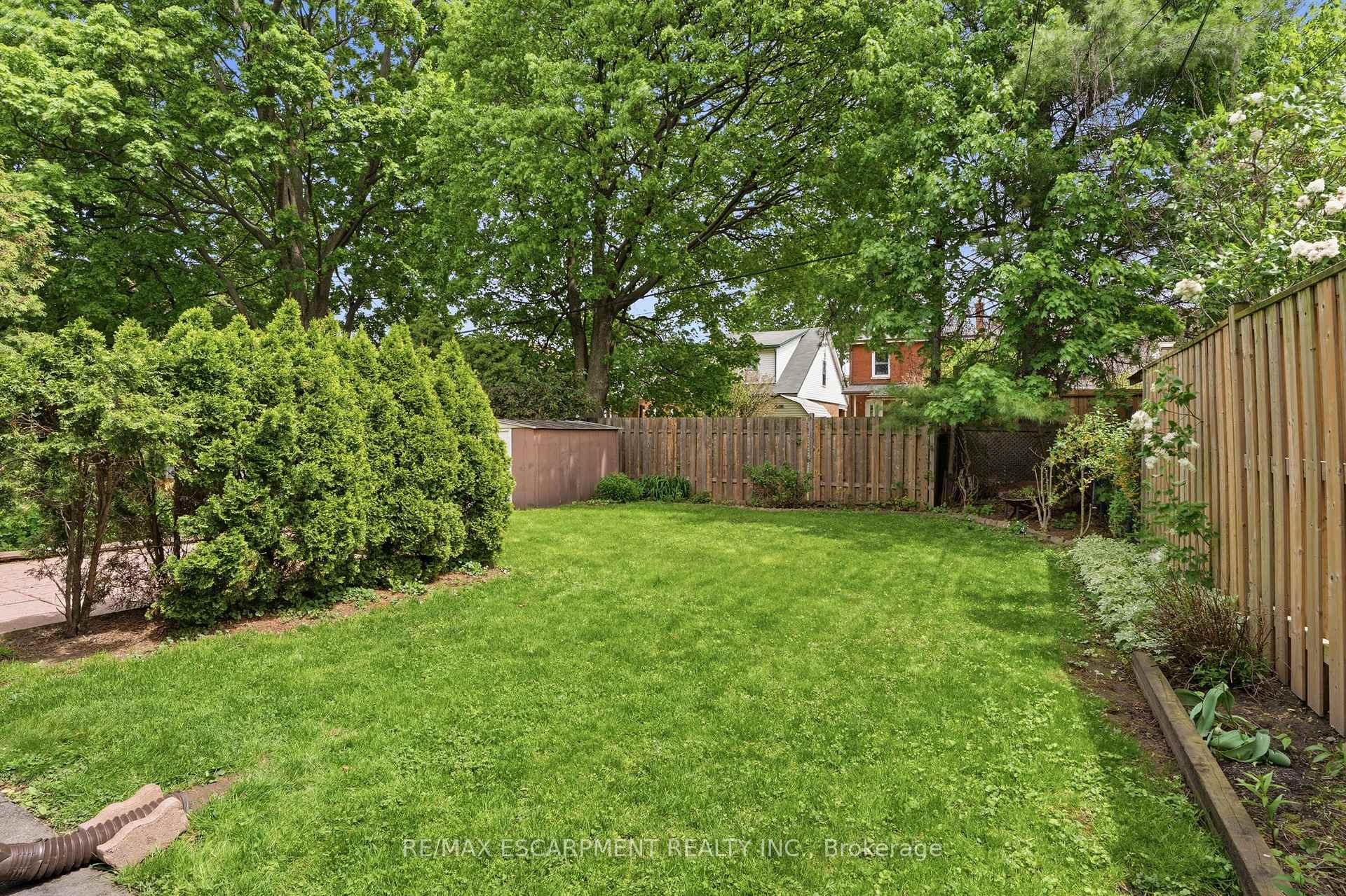 Photo 44 of 167 Balmoral Avenue S, Hamilton, Delta — HOMEH