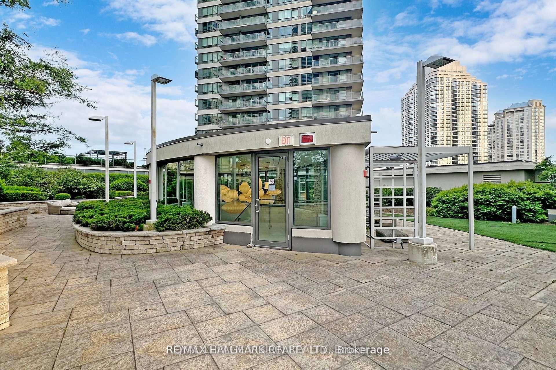 Front of Unit 2907, 2240 Lake Shore Boulevard W