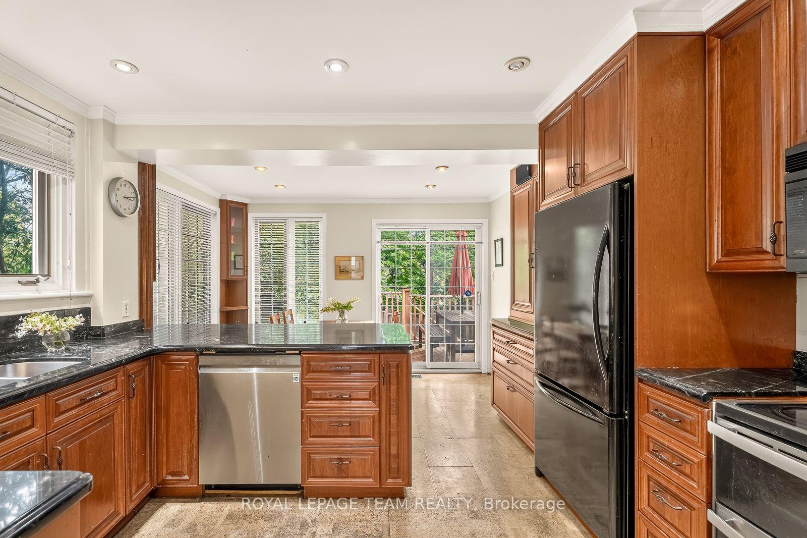 Photo 10 of 170 Acacia Avenue, Ottawa, Rockcliffe — HOMEH
