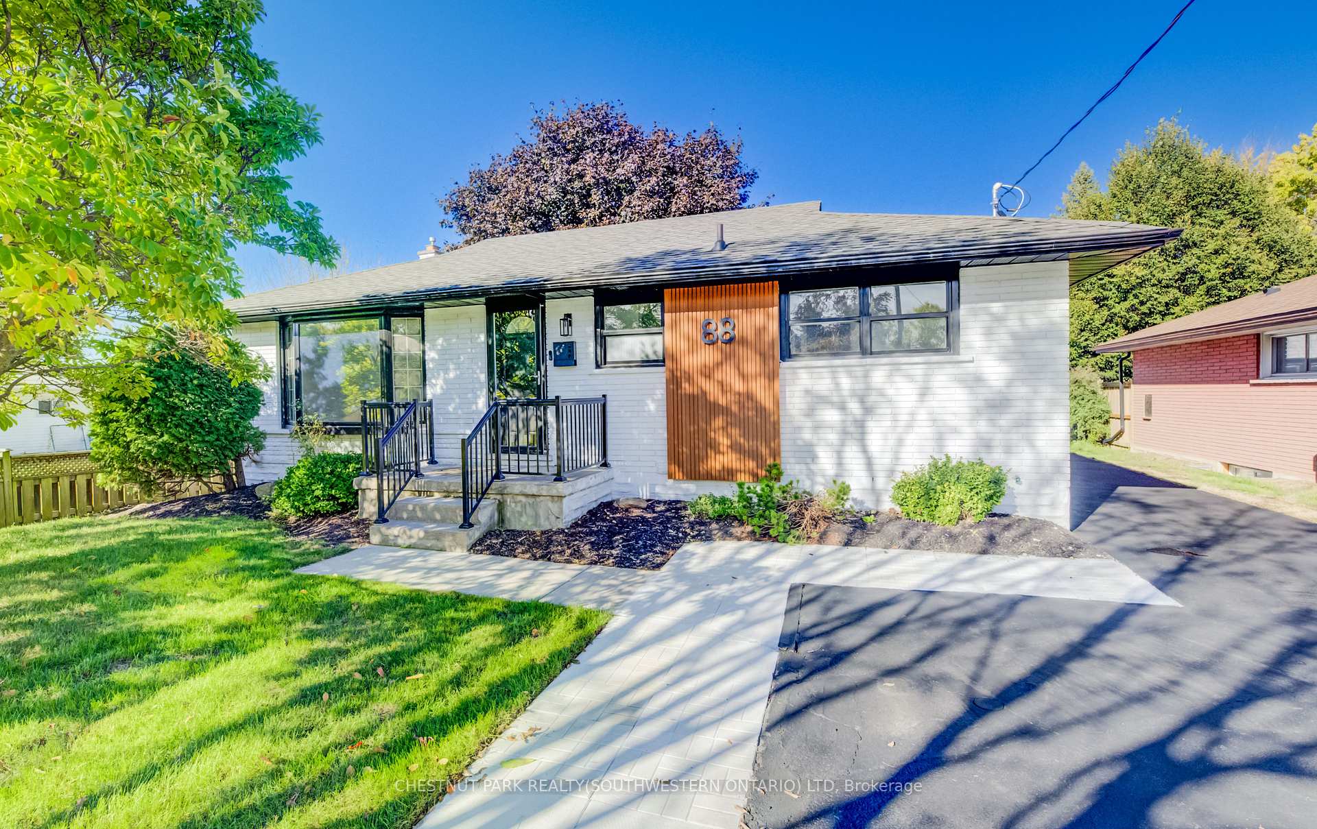 Photo 2 of 88 Woodhaven Drive, Kitchener, Vanier - Kitchener — HOMEH