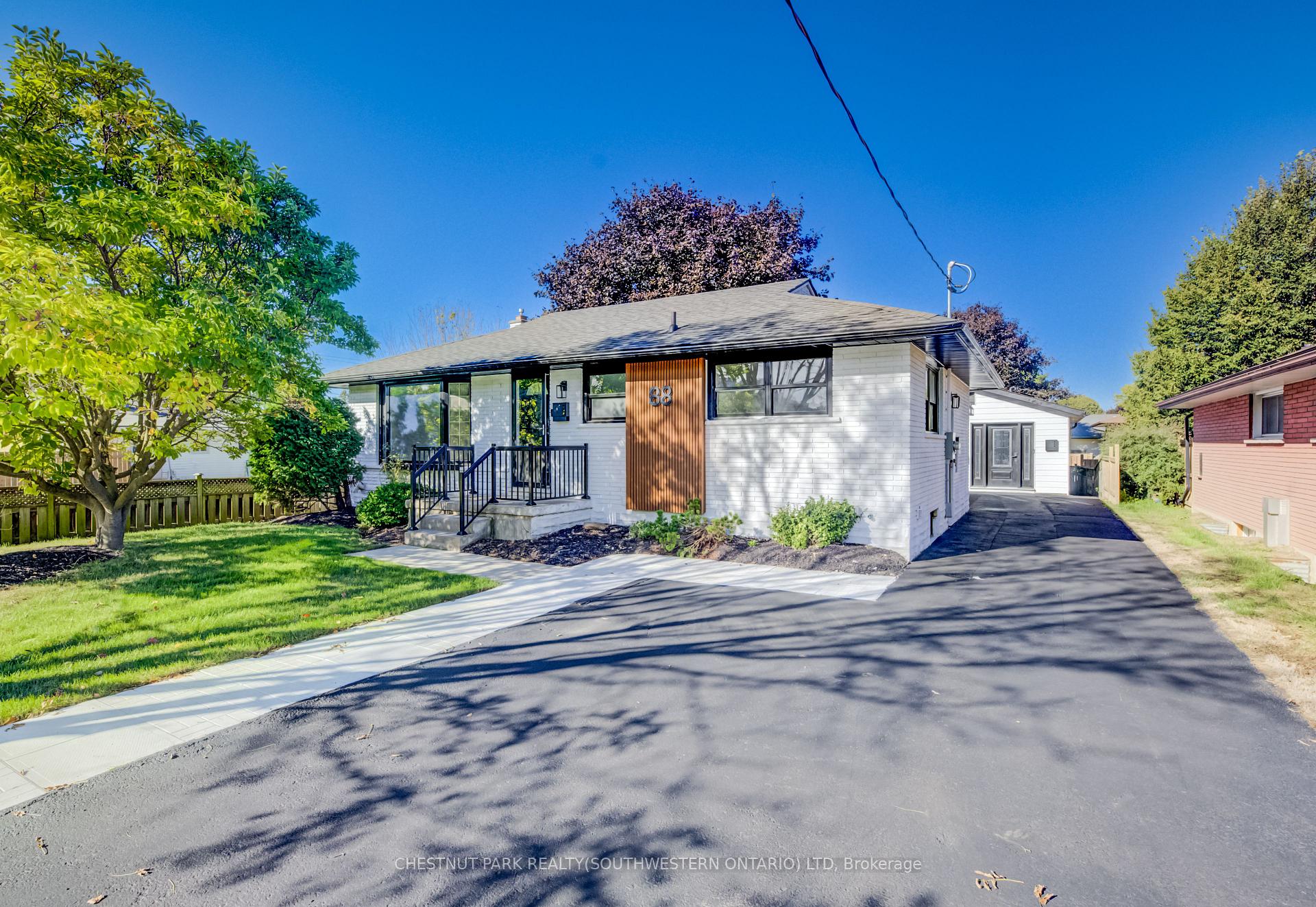 Photo 3 of 88 Woodhaven Drive, Kitchener, Vanier - Kitchener — HOMEH