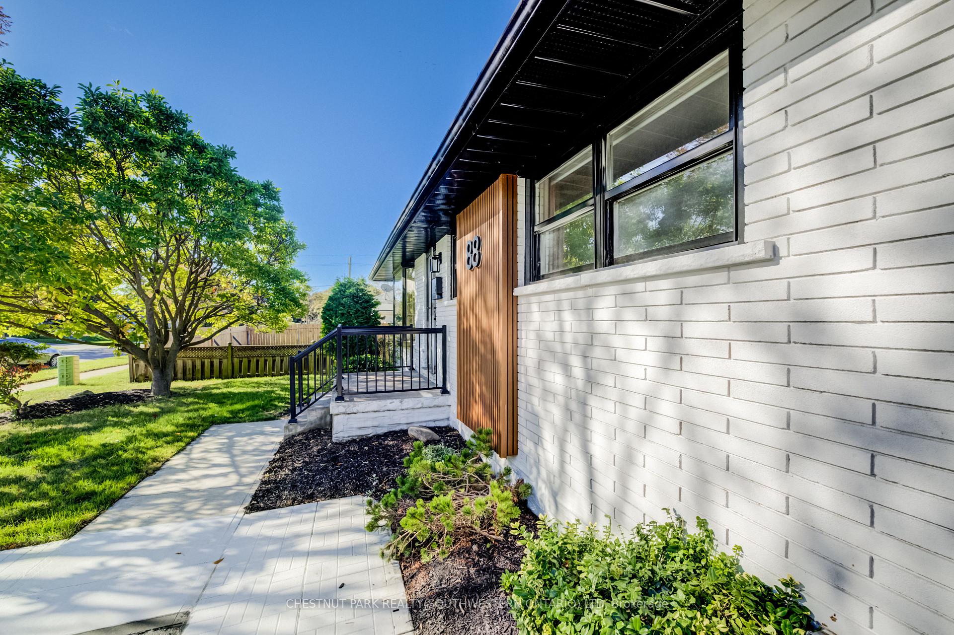 Photo 4 of 88 Woodhaven Drive, Kitchener, Vanier - Kitchener — HOMEH