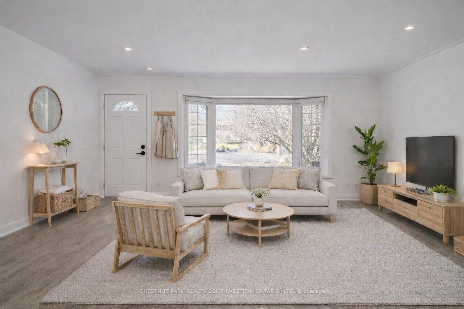 Photo 5 of 88 Woodhaven Drive, Kitchener, Vanier - Kitchener — HOMEH