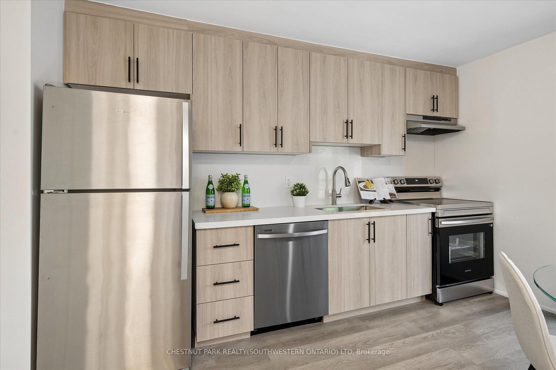 Photo 20 of 88 Woodhaven Drive, Kitchener, Vanier - Kitchener — HOMEH