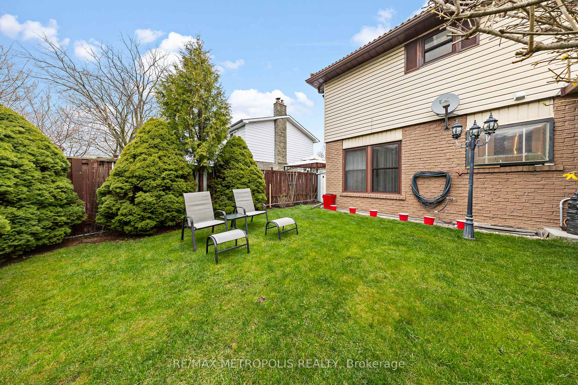 Photo 7 of Unit Upper, 754 Eyer Drive, Pickering, West Shore — HOMEH