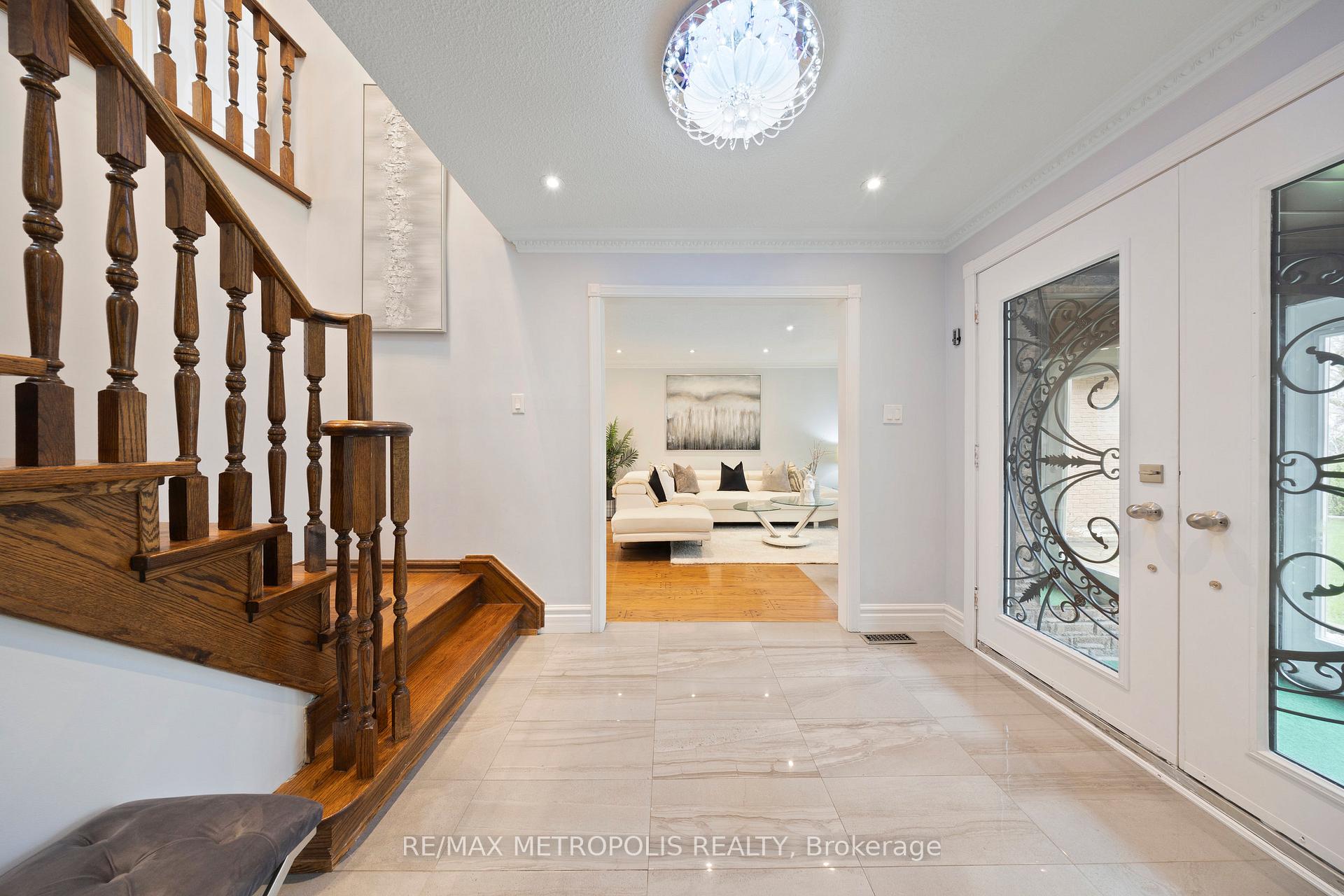 Photo 14 of Unit Upper, 754 Eyer Drive, Pickering, West Shore — HOMEH