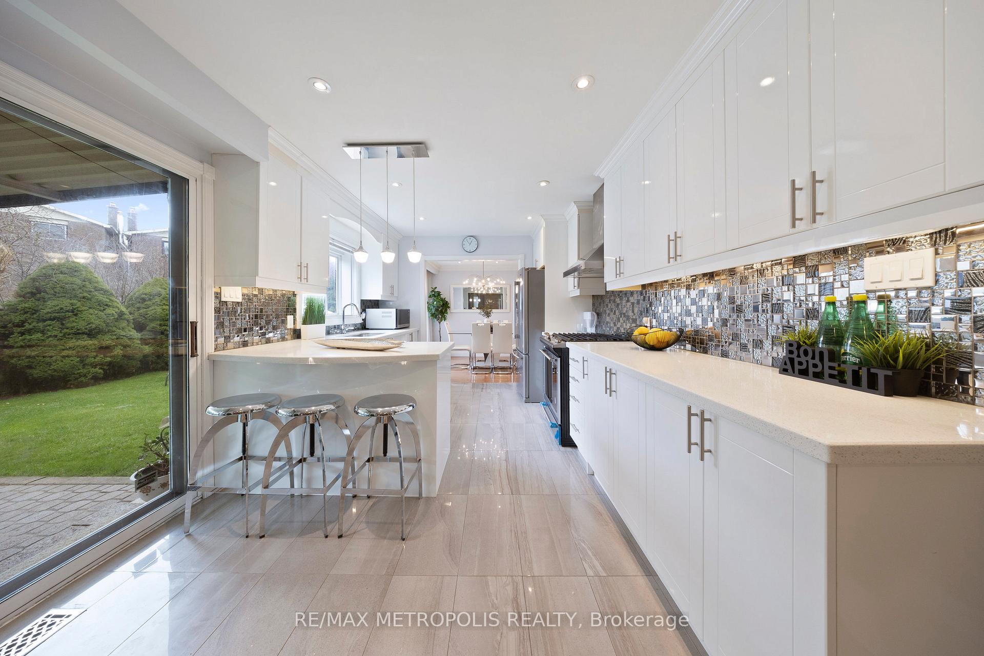 Photo 22 of Unit Upper, 754 Eyer Drive, Pickering, West Shore — HOMEH