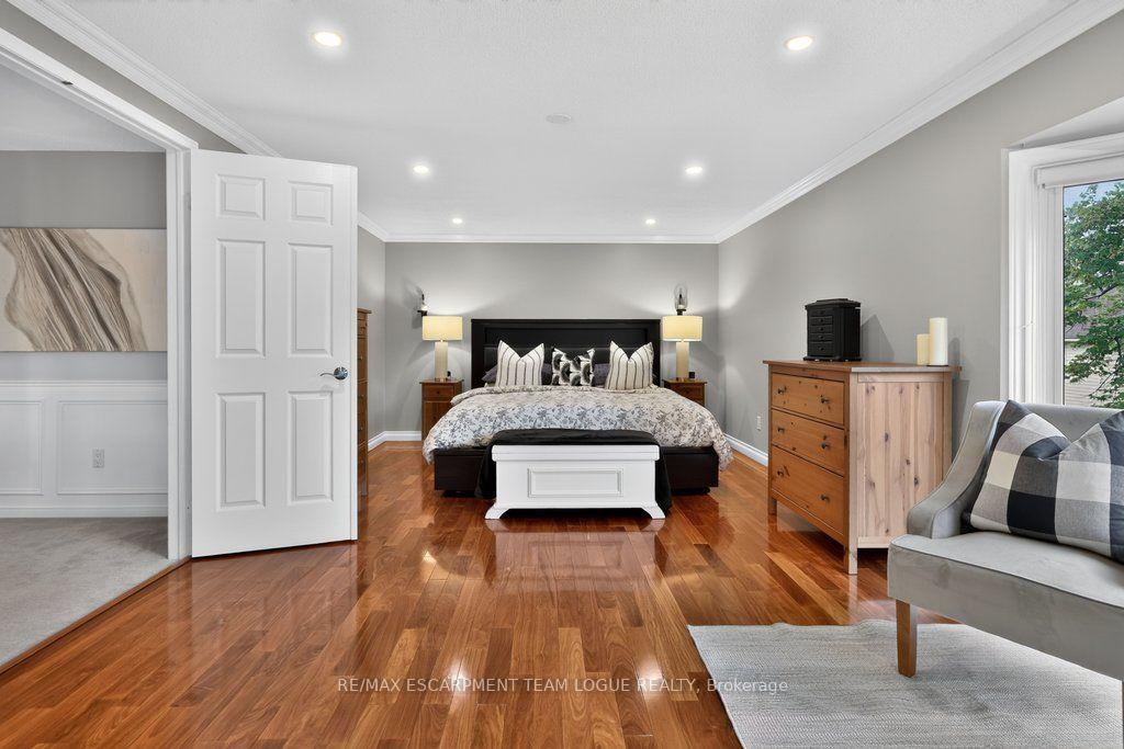 Photo 13 of 2109 Keith Close, Burlington, Headon — HOMEH