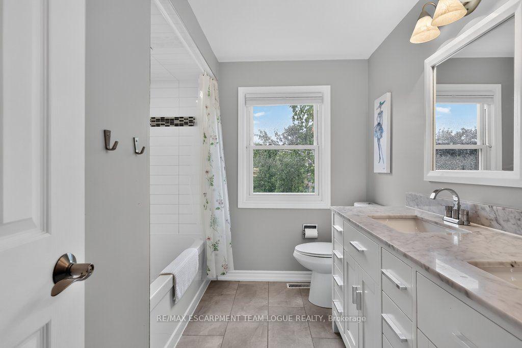 Photo 24 of 2109 Keith Close, Burlington, Headon — HOMEH