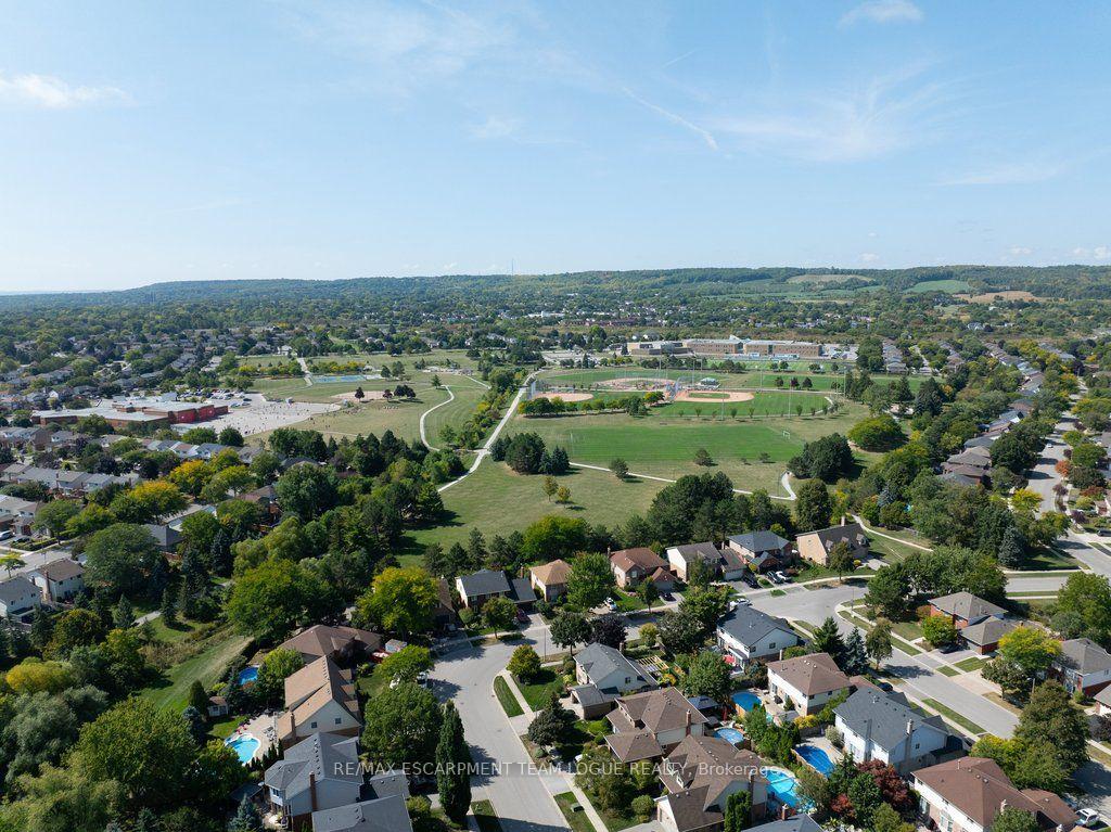 Photo 49 of 2109 Keith Close, Burlington, Headon — HOMEH