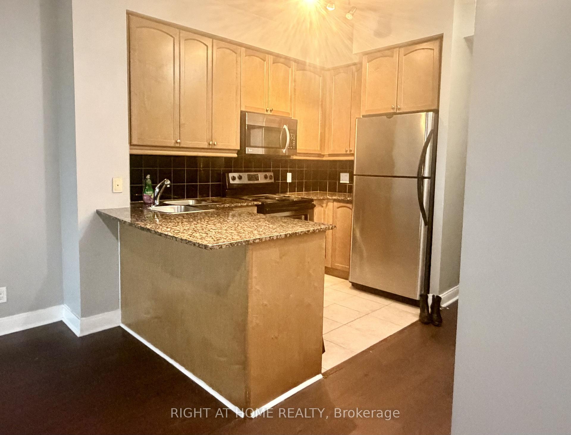 Photo 7 of Unit 1710, 80 Absolute Avenue, Mississauga, City Centre — HOMEH