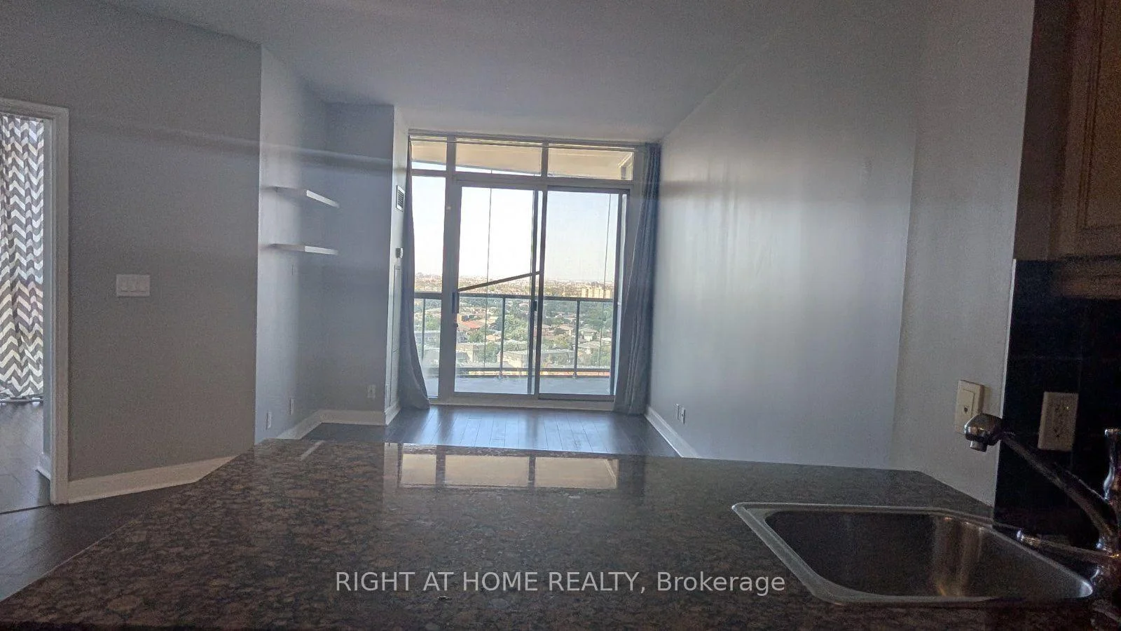 Photo 6 of Unit 1710, 80 Absolute Avenue, Mississauga, City Centre — HOMEH