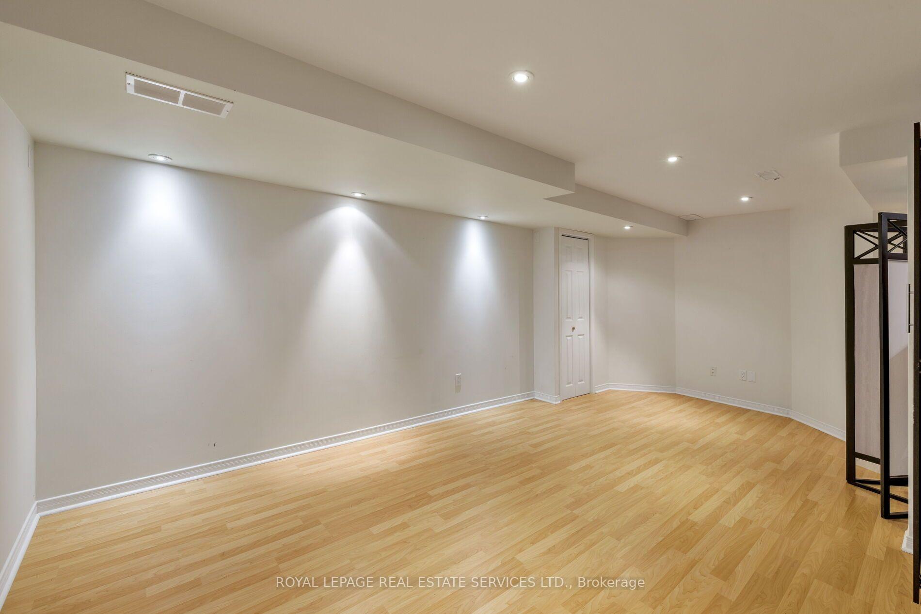 Photo 53 of 184 Gatwick Drive, Oakville, River Oaks — HOMEH