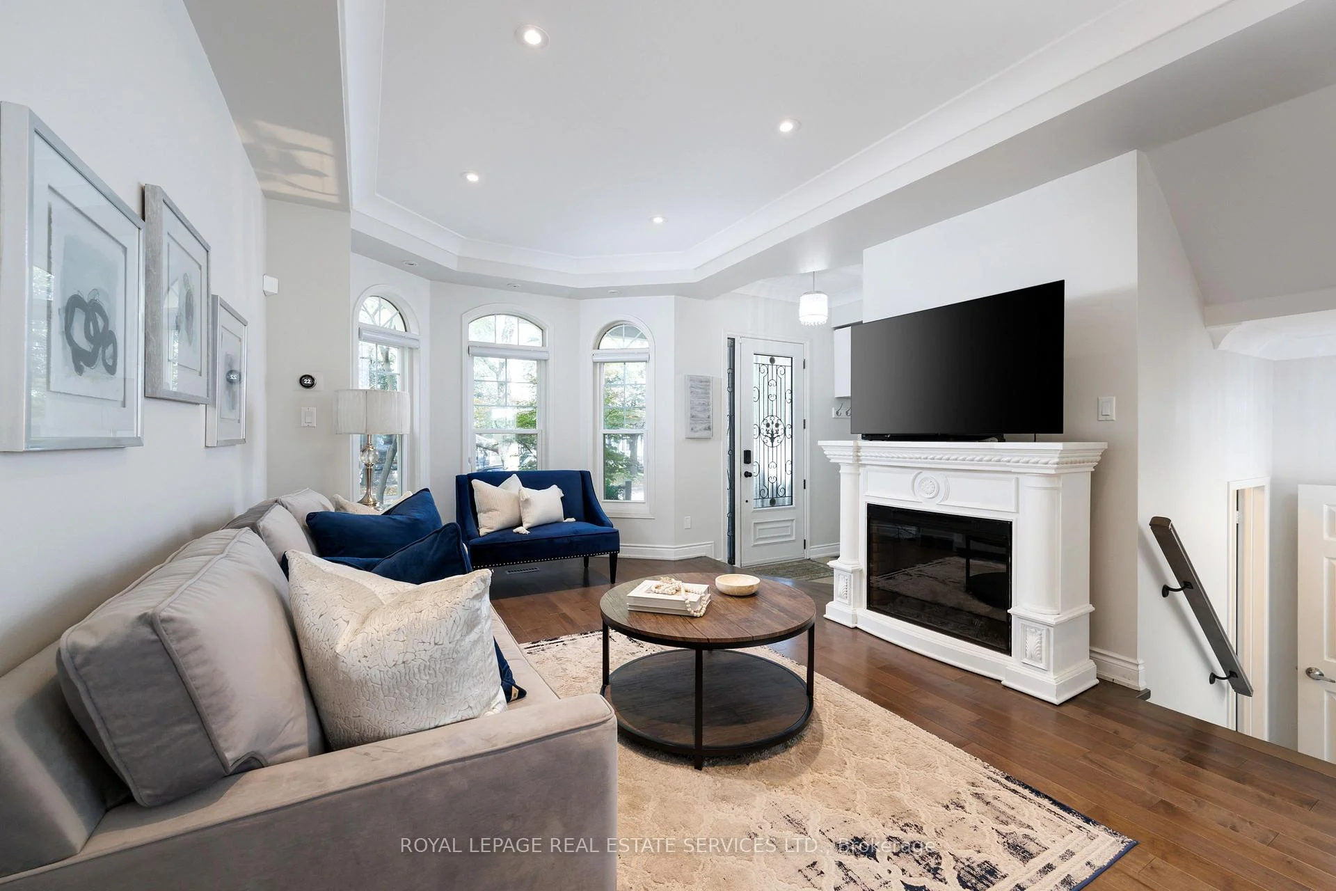 Photo 4 of 184 Gatwick Drive, Oakville, River Oaks — HOMEH