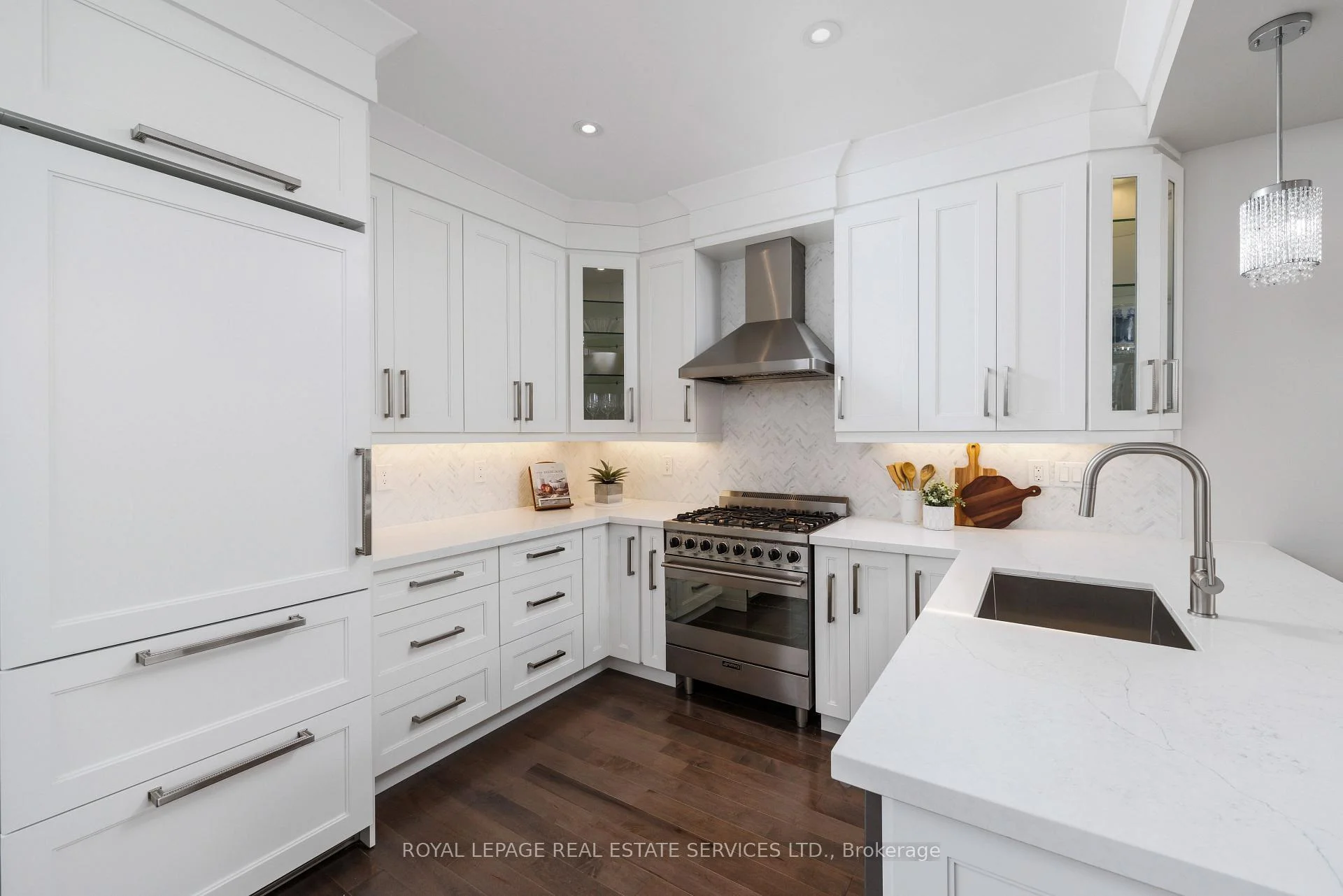 Photo 14 of 184 Gatwick Drive, Oakville, River Oaks — HOMEH