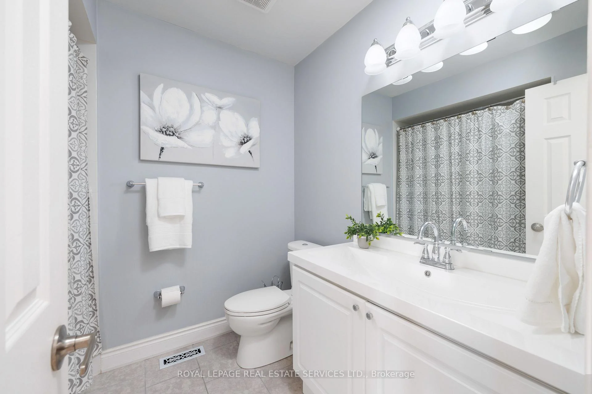 Photo 36 of 184 Gatwick Drive, Oakville, River Oaks — HOMEH