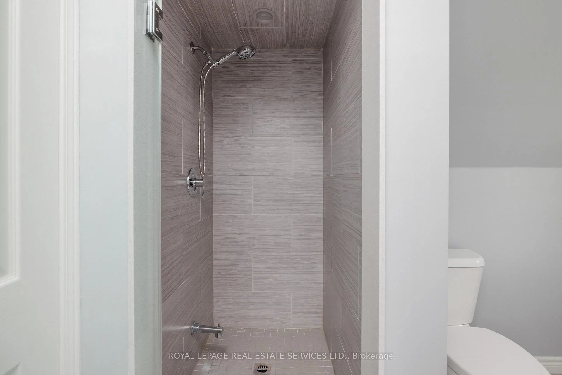 Photo 50 of 184 Gatwick Drive, Oakville, River Oaks — HOMEH