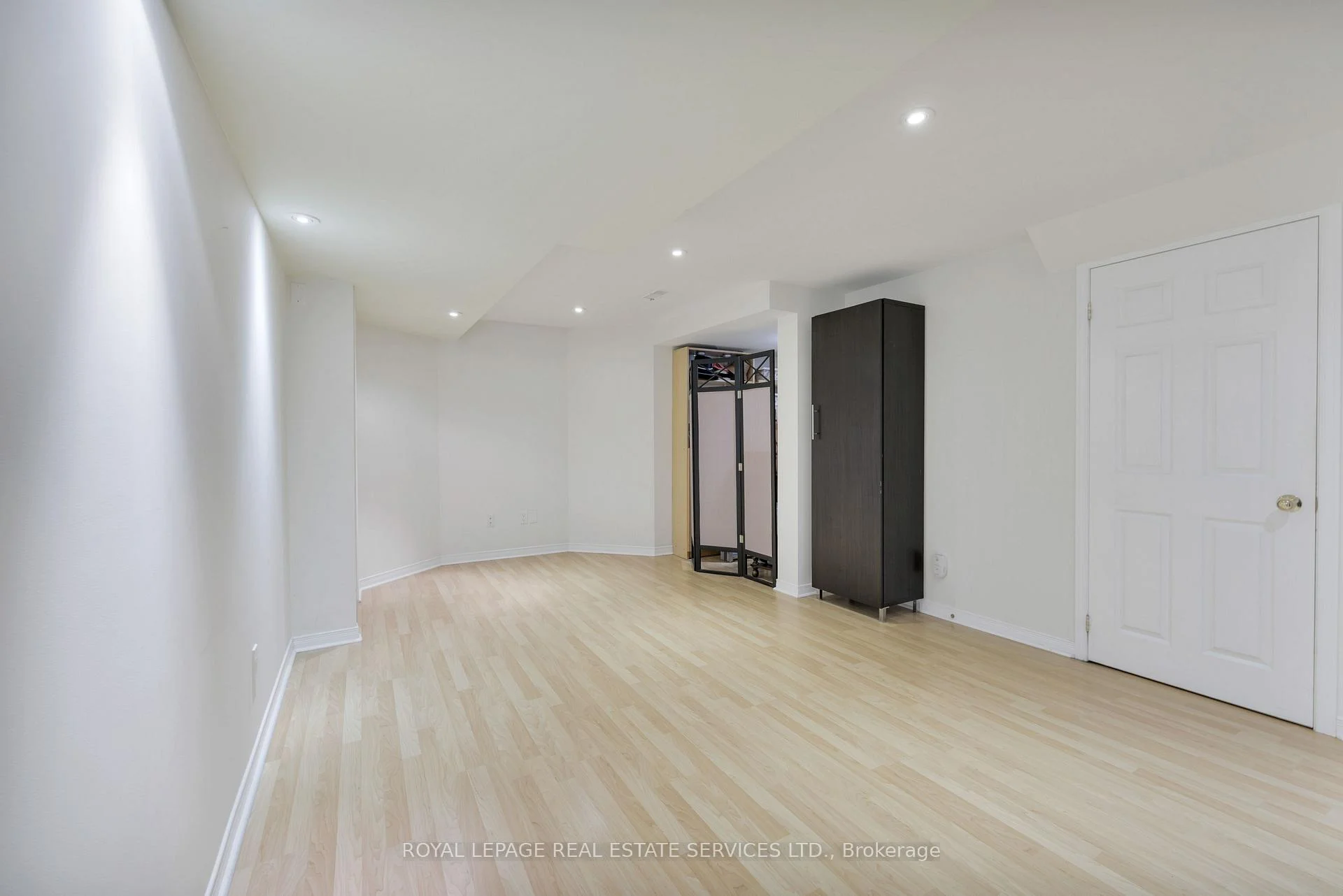 Photo 54 of 184 Gatwick Drive, Oakville, River Oaks — HOMEH