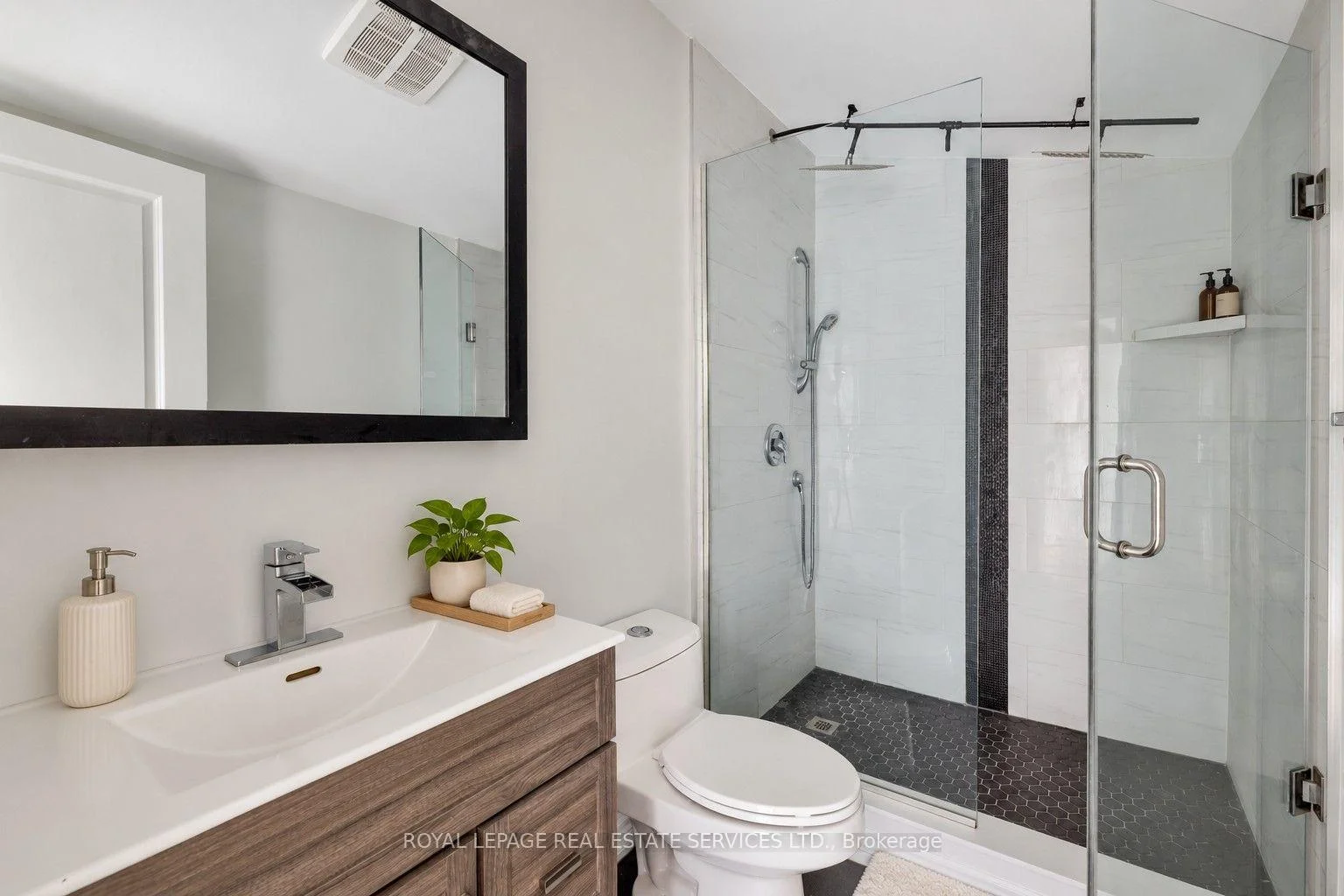 Photo 69 of 184 Gatwick Drive, Oakville, River Oaks — HOMEH