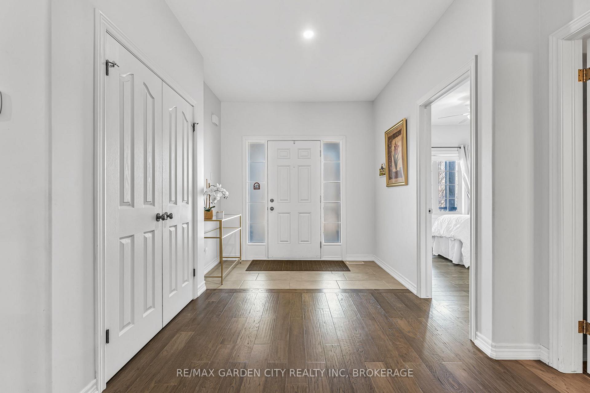 Photo 5 of 4022 Bush Crescent, Lincoln, Beamsville — HOMEH